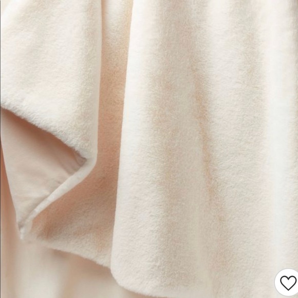 Faux Rabbit Throw - Picture 2 of 5